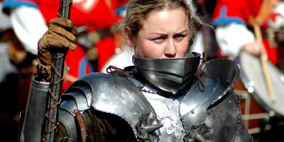 La Armadura de Dios para la Mujer Cristiana: Protegiendo tu Fe y Vida Espiritual