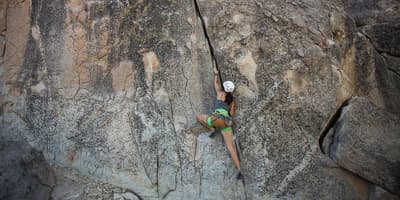 Mujer Fuerte y Valiente: Claves para Enfrentar la Vida con Coraje y Sabiduría