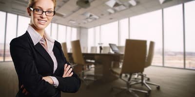 Vivir en Excelencia: Cómo una Mujer Puede Superarse y Dar la Milla Extra con Propósito y Fe